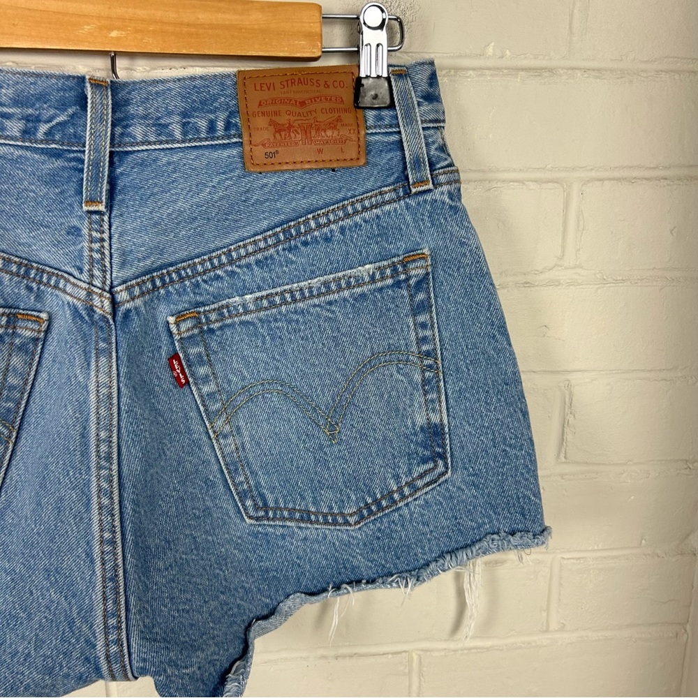 Levi’s Distressed Denim Cutoff Shorts Size 27 - Picture 11 of 11